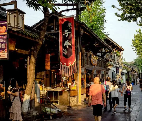 Kuanzhai Alley (宽窄巷子)