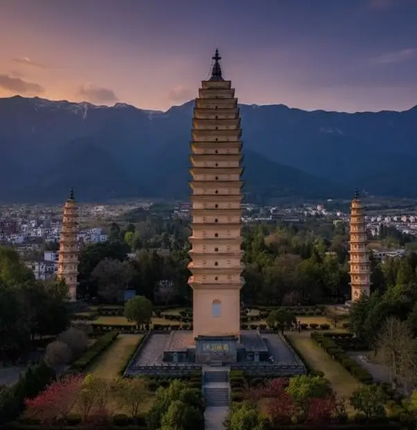 Three Pagodas (崇圣寺三塔)