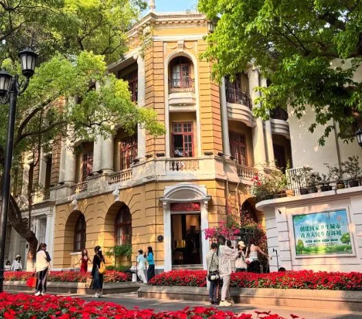 Shamian Island (沙面岛)