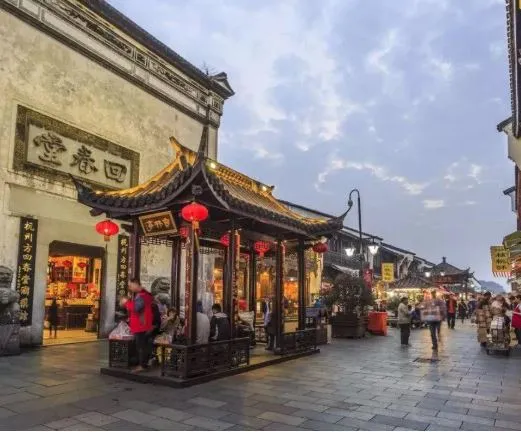 Nansongyu Street (南宋御街)