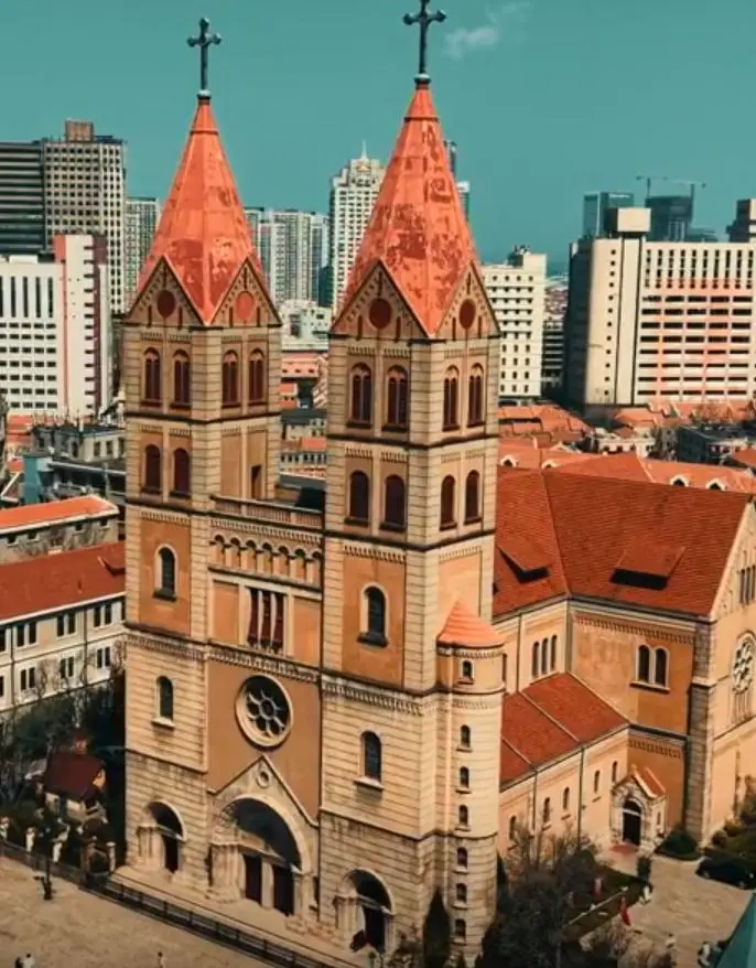 St. Michael's Cathedral (圣弥厄尔大教堂)